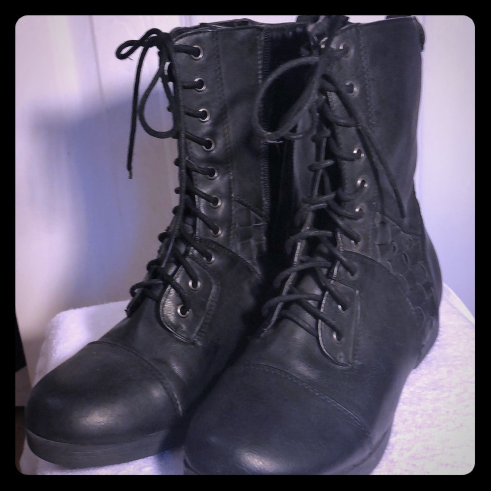 Black Boots